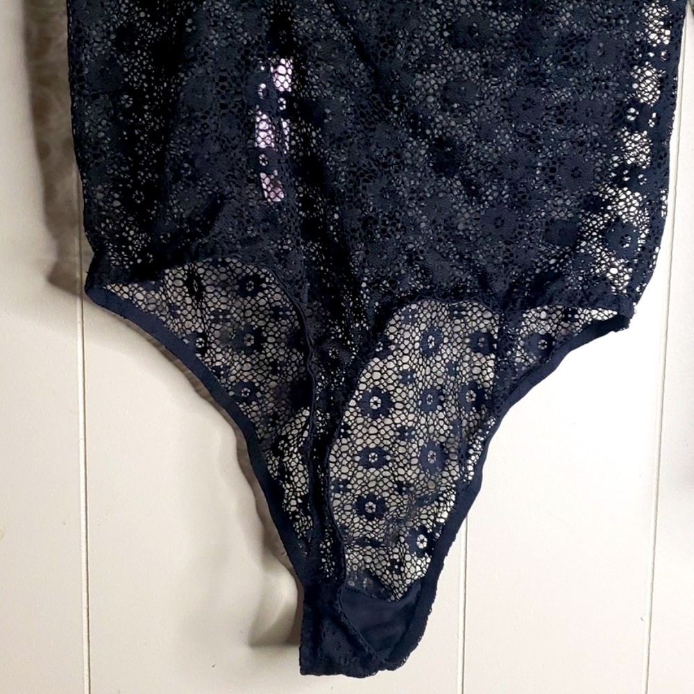 NWT Victoria Secret Black Sheer Floral
Print Thong Bodysuit Sz M/L - Picture 7 of 15